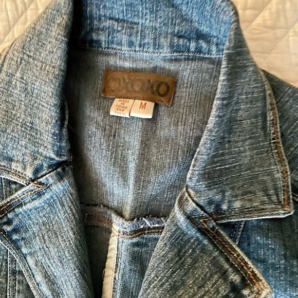 XOXO Vintage-Inspired Denim Blazer Jacket – Fitted Button front- Size M - Picture 2 of 4